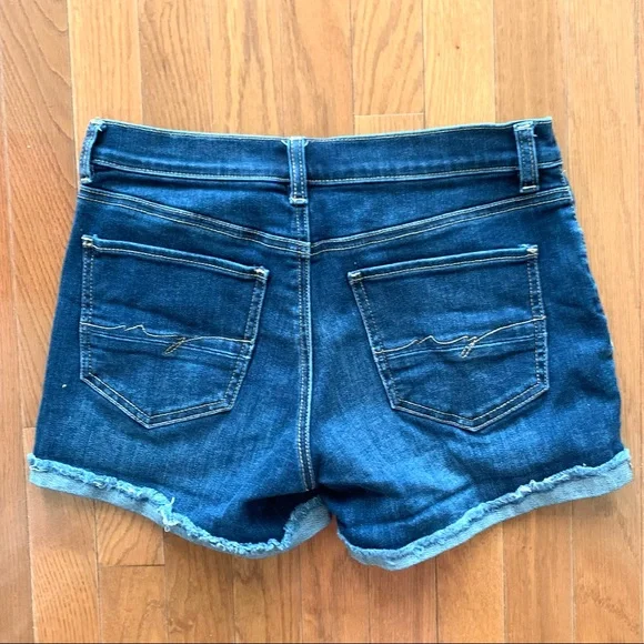 New York & Company denim shorts, size 4 - Picture 4 of 5